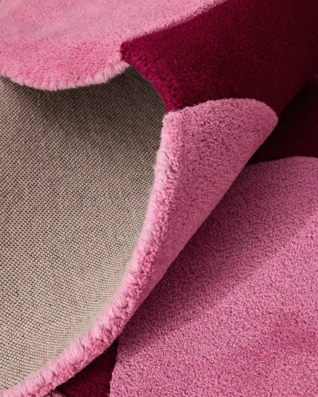 Blush Scallop Wool Rug Hand-Tufted
